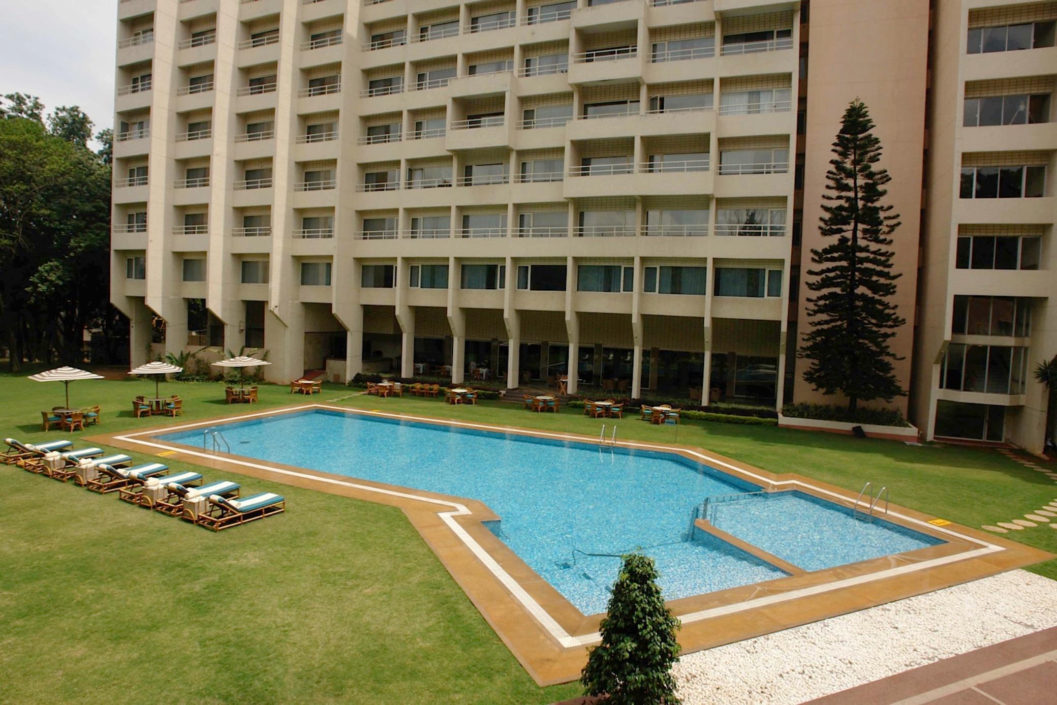 The Lalit Ashok Hotel Bangalore Exterior foto